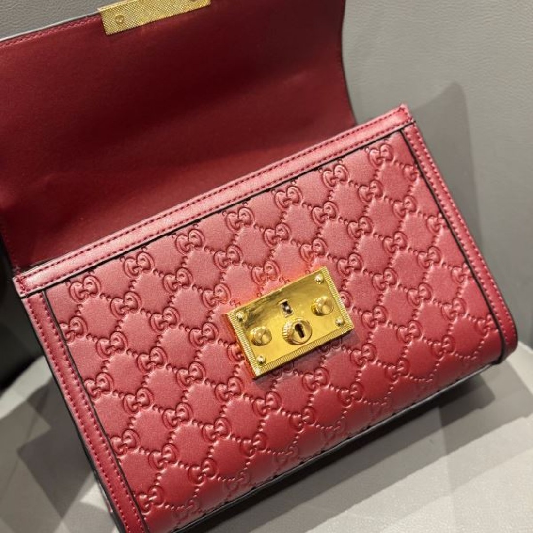 重厚感 高機能 グッチ GUCCI コピー トートバッグ バランス良好 信頼品質