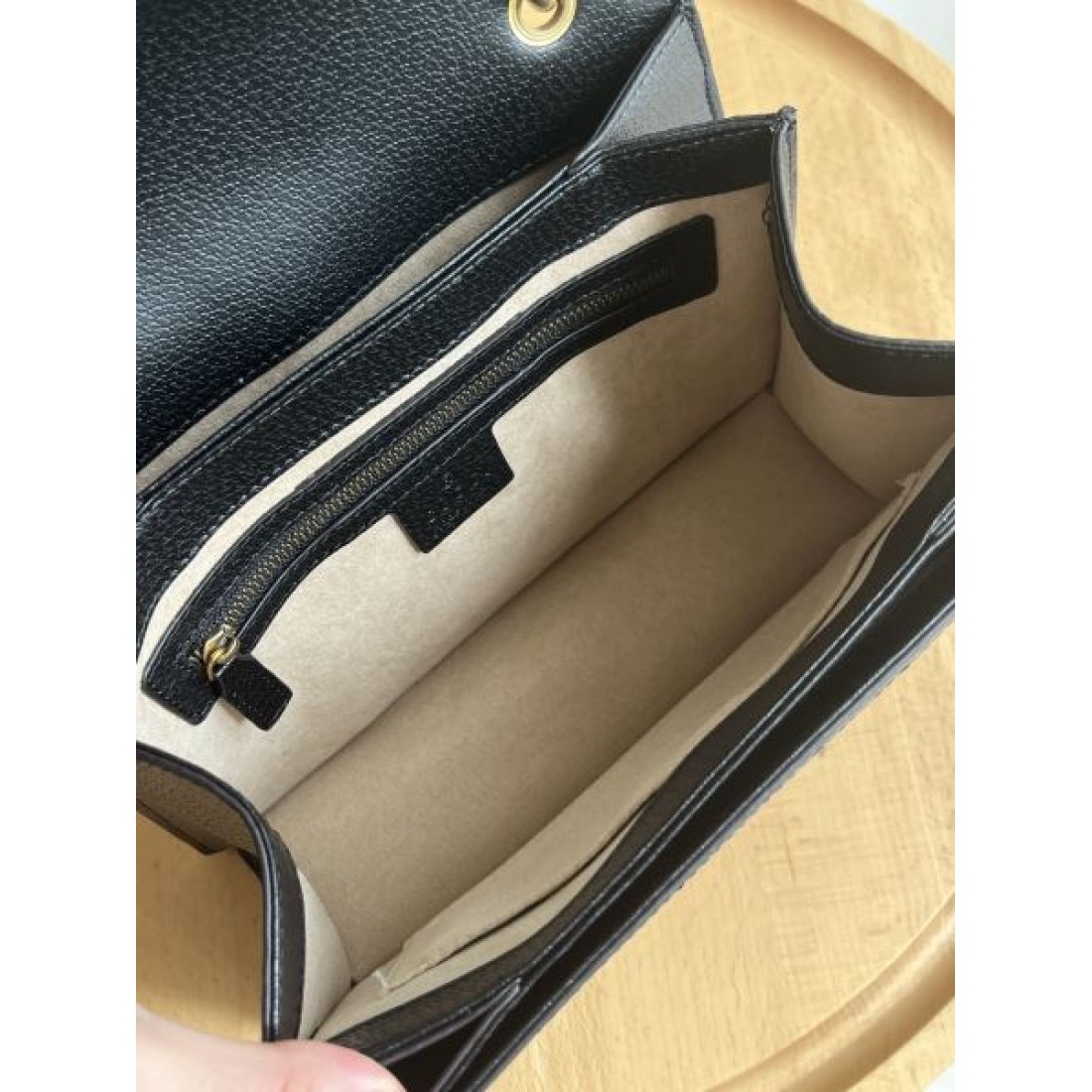 存在感強め 洗練構造 グッチ GUCCI コピー トートバッグ 軽量設計 デザイン性高