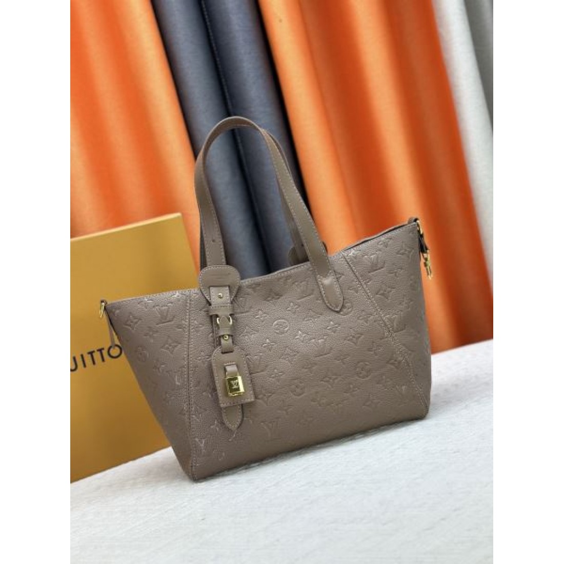 定番人気 高品質 ルイヴィトン LOUIS VUITTON コピー トートバッグ 存在感 耐久性