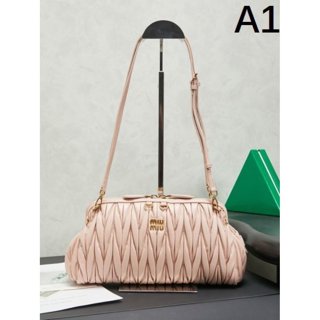 モード感 洗練デザイン ミュウミュウ MIU M...