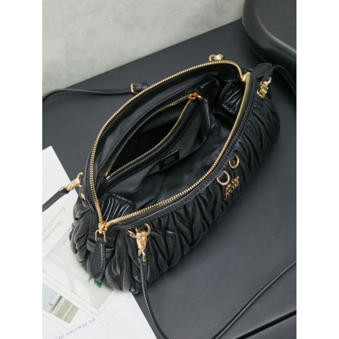 モード感 洗練デザイン ミュウミュウ MIU MIU コピー トートバッグ 機能的 完成度高