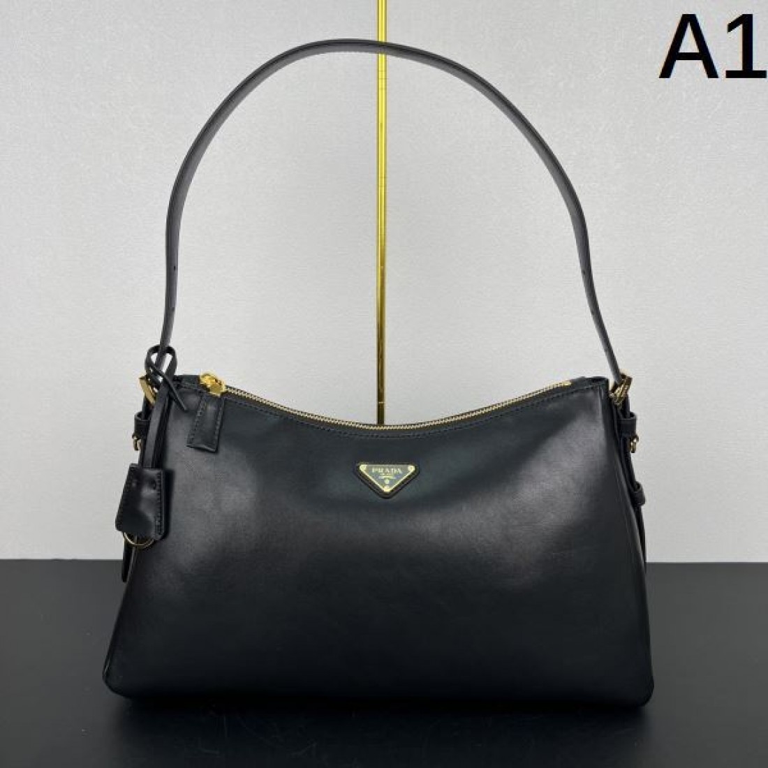 シンプル 知的印象 プラダ PRADA コピー ...