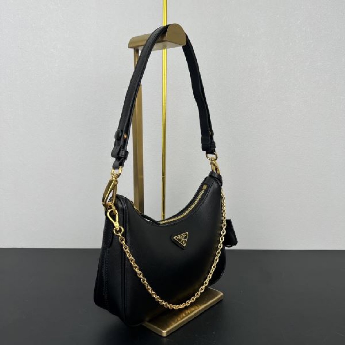 上品仕立て 実用設計 プラダ PRADA コピー トートバッグ 収納充実 人気