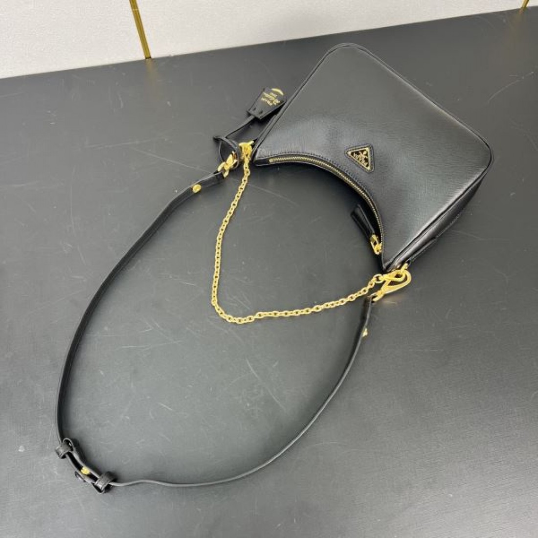 上品仕立て 実用設計 プラダ PRADA コピー トートバッグ 収納充実 人気