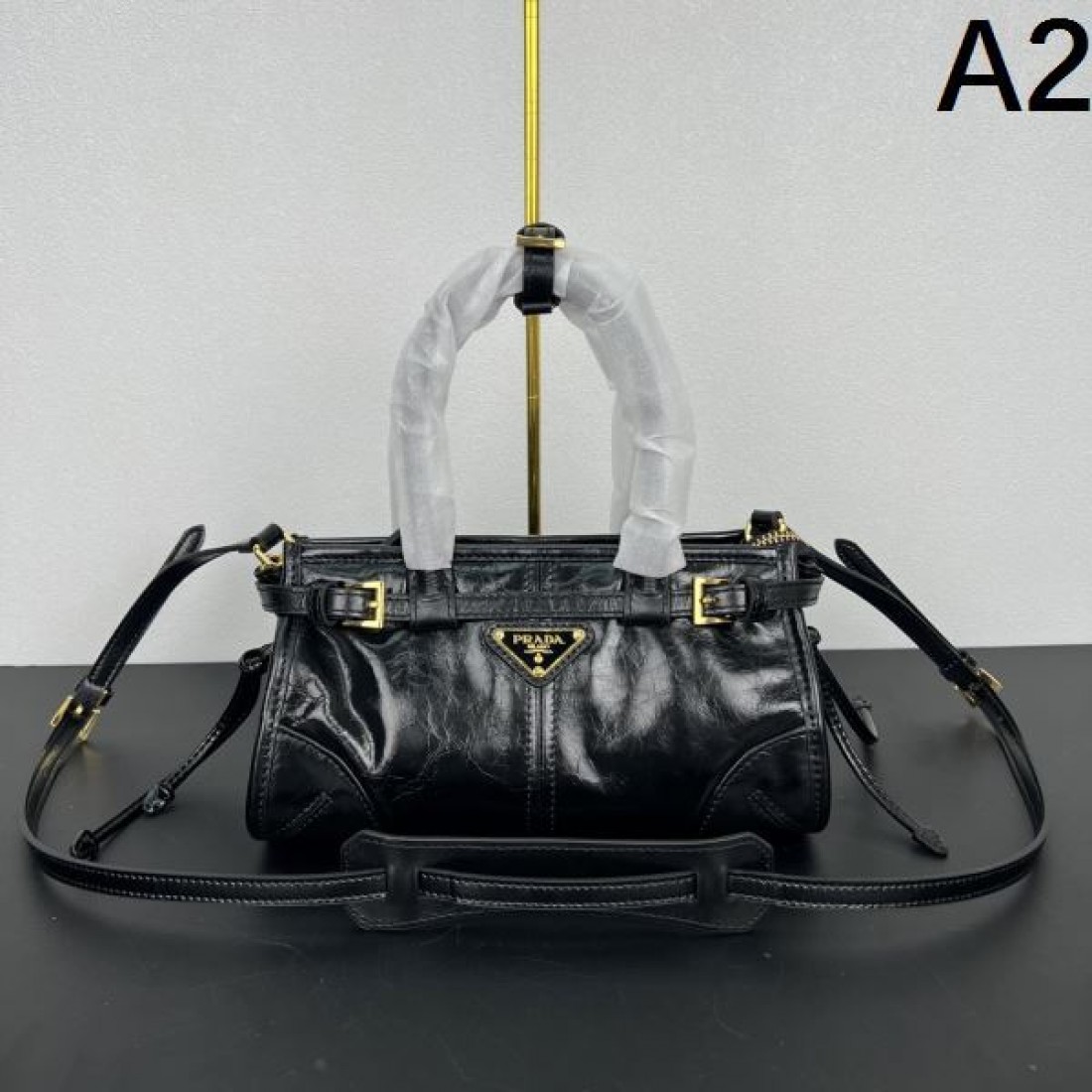 ミニマル志向 軽快仕様 プラダ PRADA コピー トートバッグ 持ち心地良好 