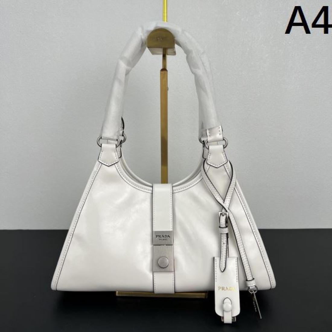 高級路線 落ち着き感 プラダ PRADA コピー トートバッグ 耐久重視 日常対応