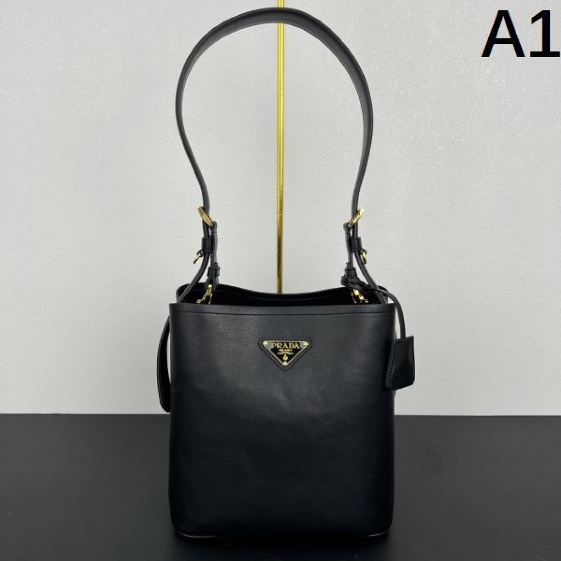 モード系 完成度高 プラダ PRADA コピー ...