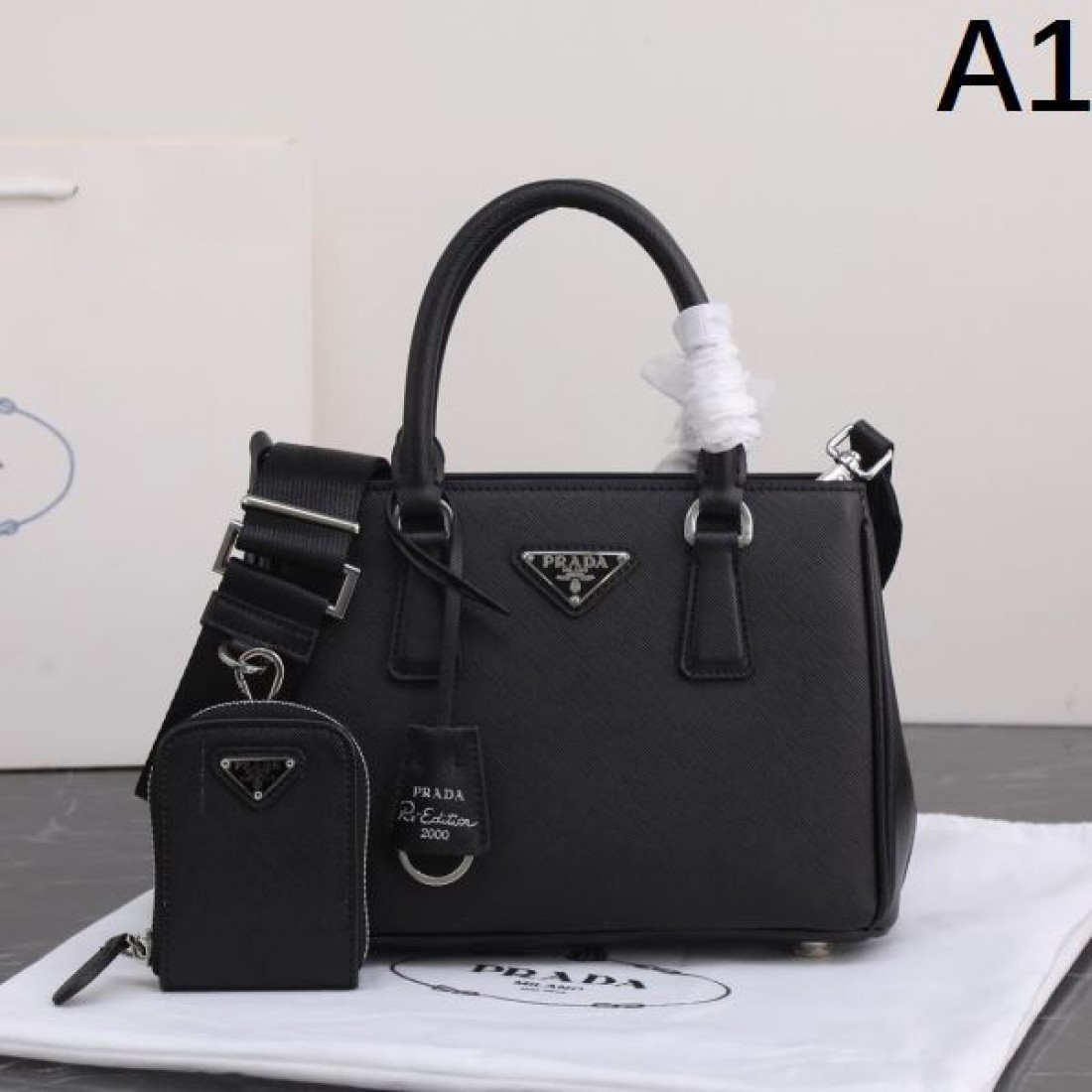 知的印象 シャープ外観 プラダ PRADA コピ...