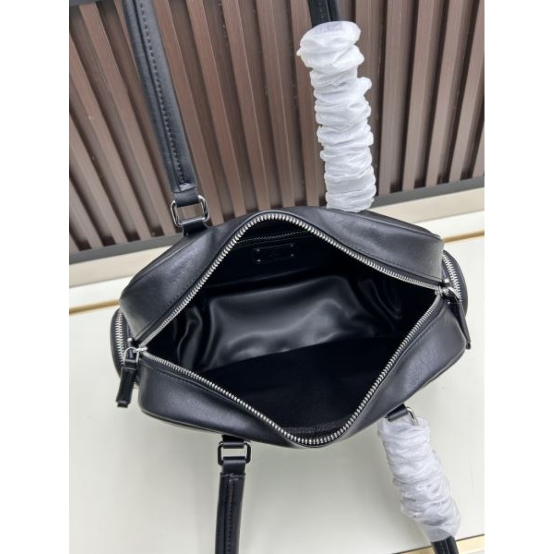 大人仕様 控えめ主張 プラダ PRADA コピー トートバッグ デザイン洗練