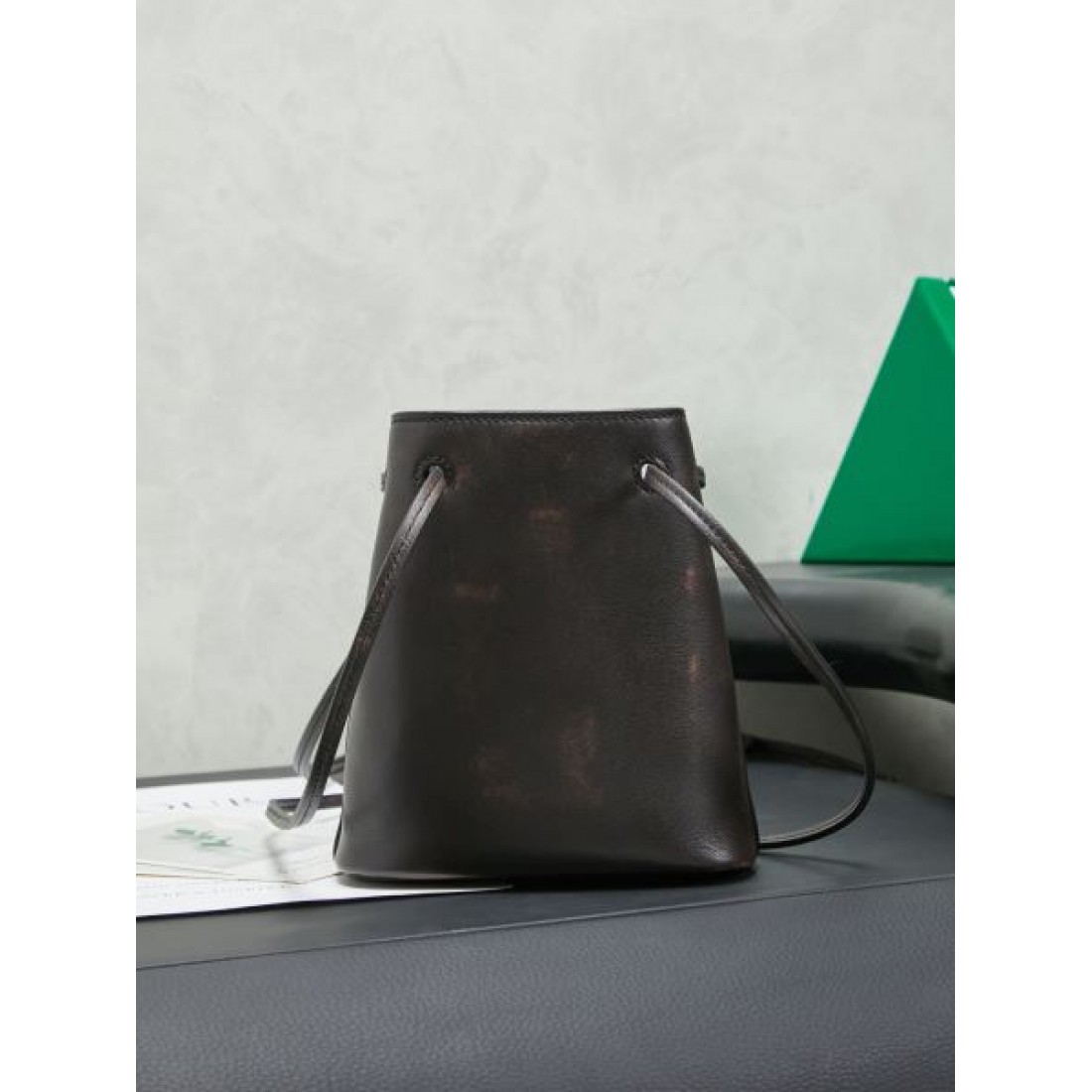 柔らか印象 フェミニン ミュウミュウ MIU MIU コピー バックパック 軽量設計 使い勝手良好