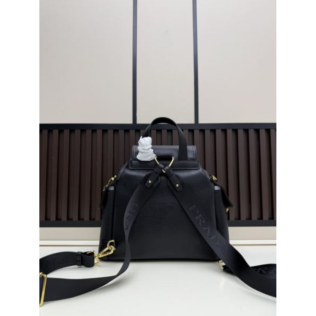 高機能型 シャープ印象 プラダ PRADA コピー バックパック 品質重視 洗練構造