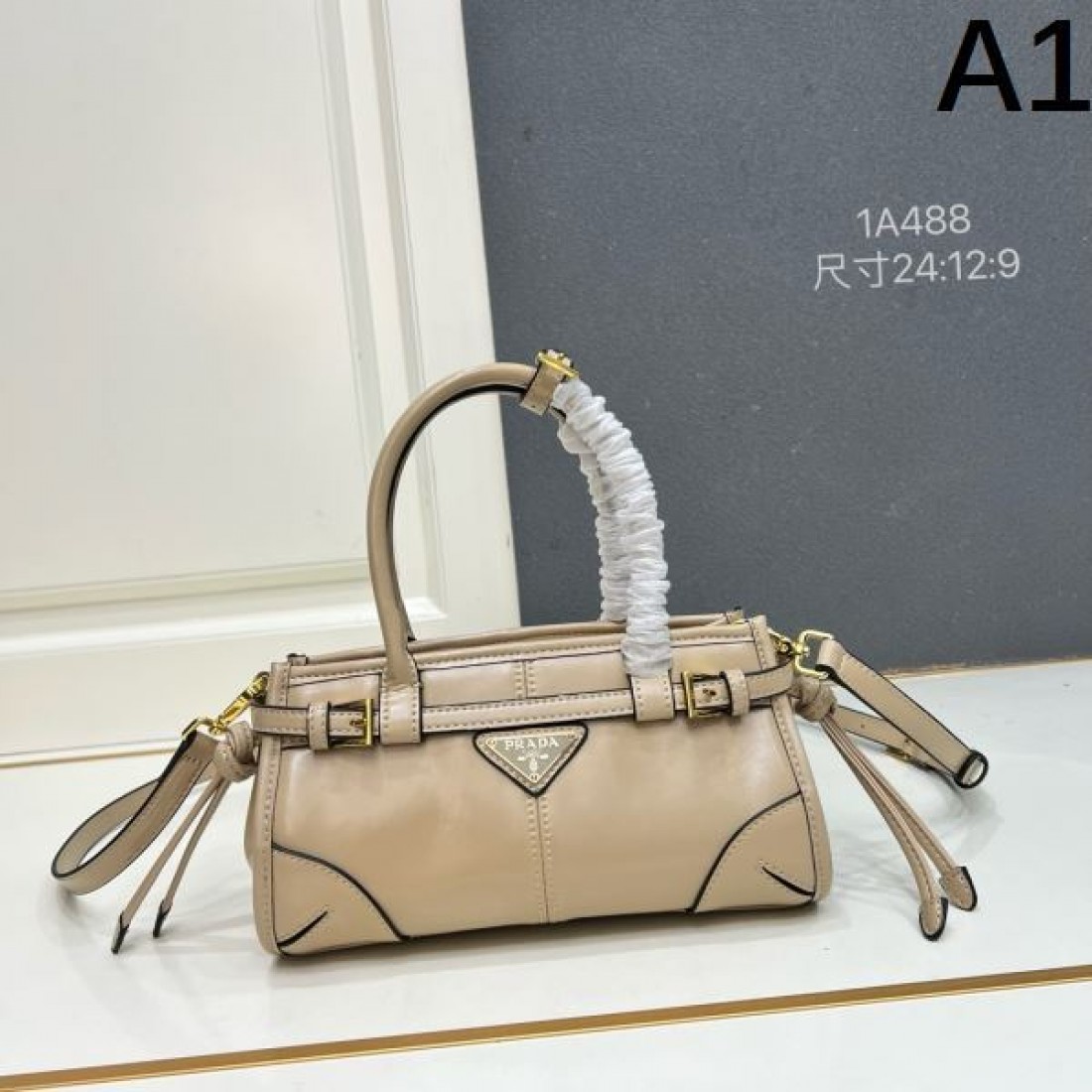 洗練 シンプル プラダ PRADA スーパーコピー トートバッグ 軽量設計 実用的