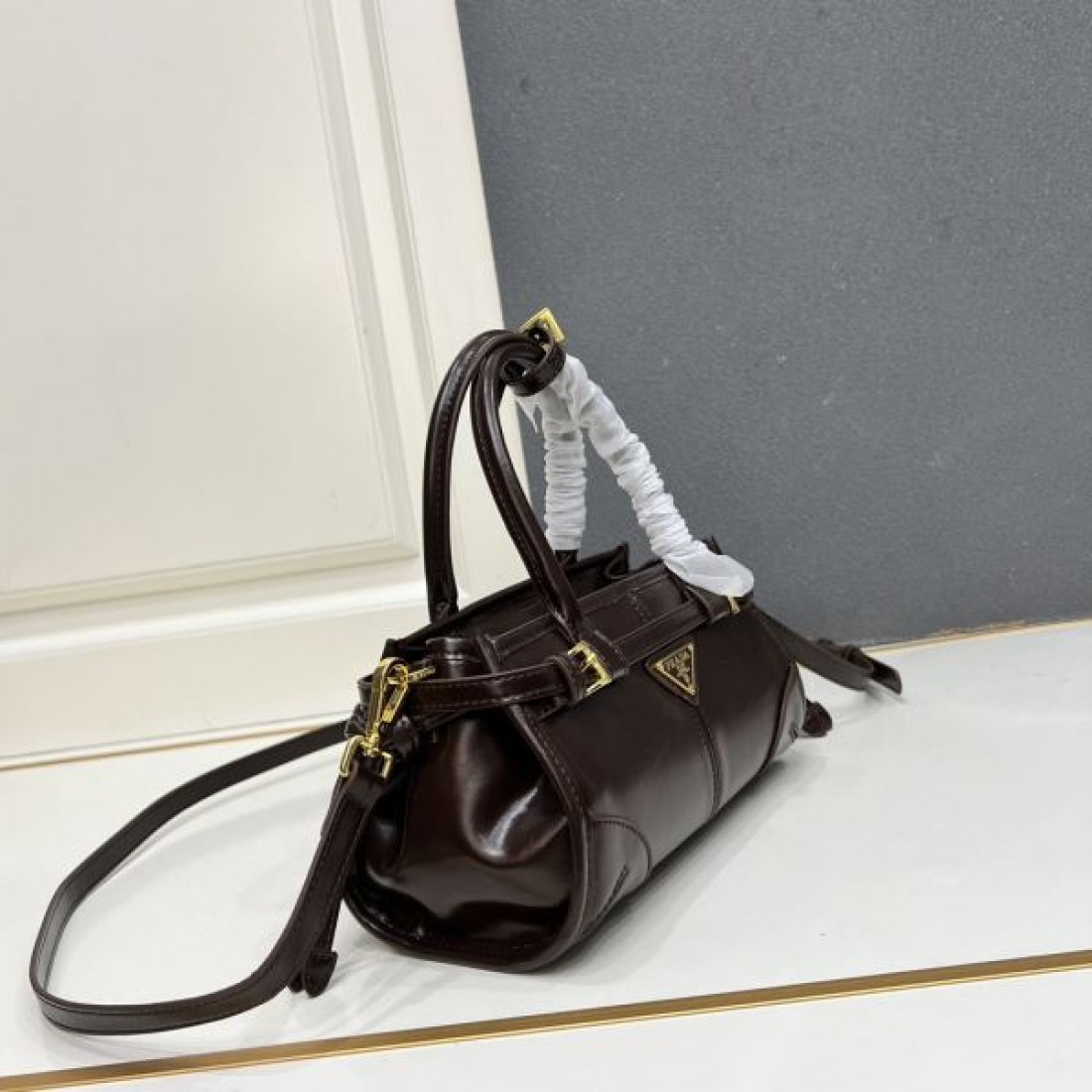 洗練 シンプル プラダ PRADA スーパーコピー トートバッグ 軽量設計 実用的