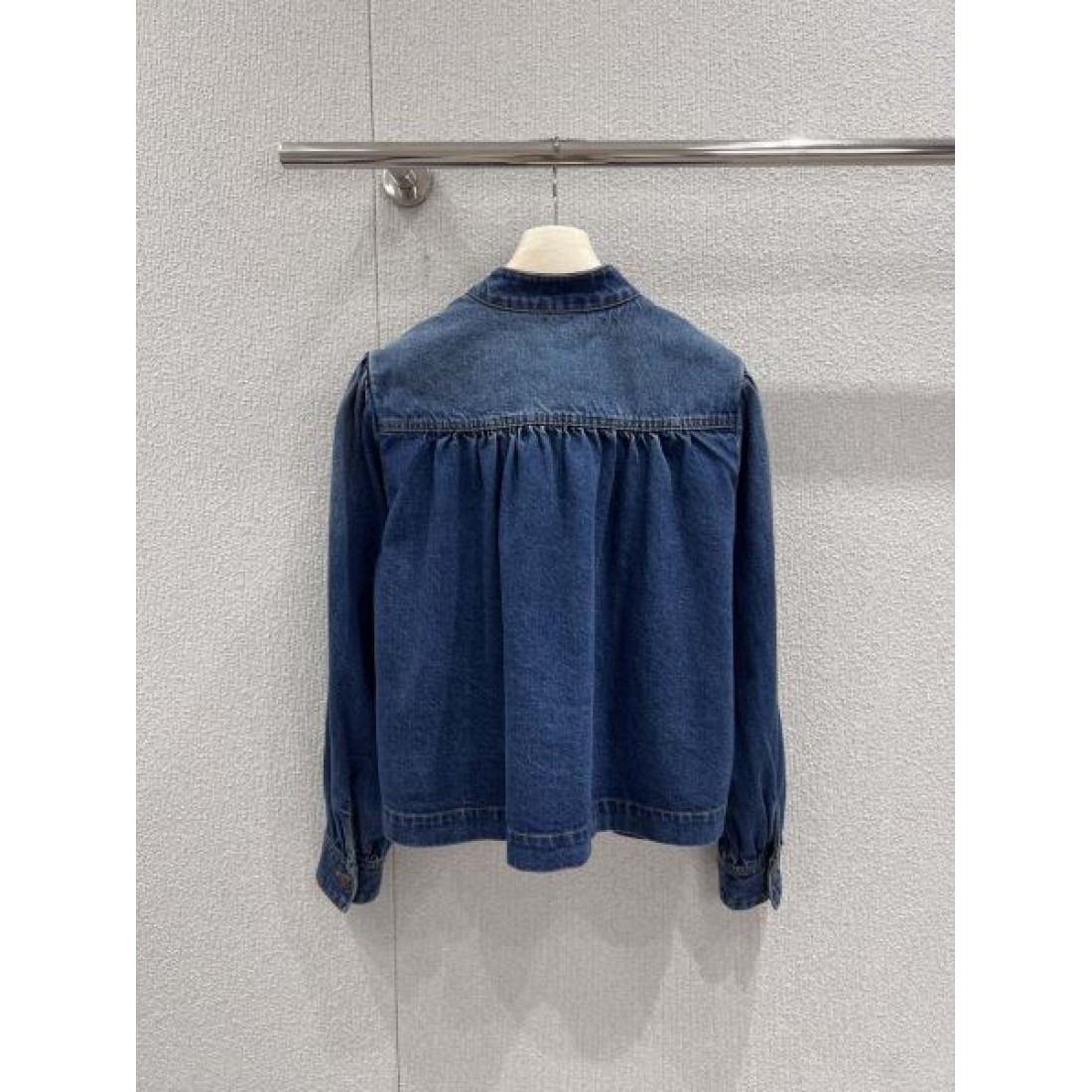 ナチュラル 上品 CHLOE クロエ コピー デニムジャケット 軽やか 大人可愛い