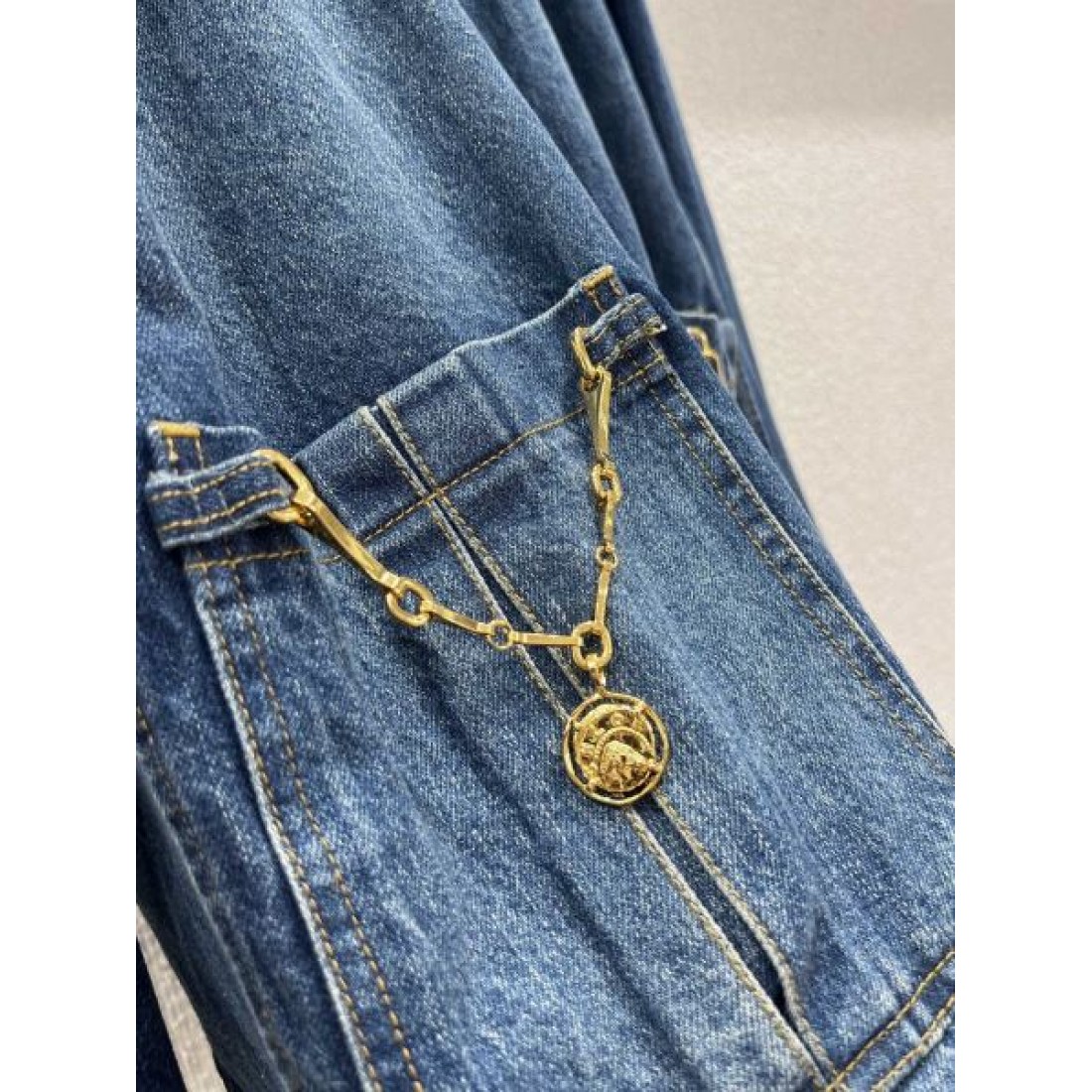 ナチュラル 上品 CHLOE クロエ コピー デニムジャケット 軽やか 大人可愛い