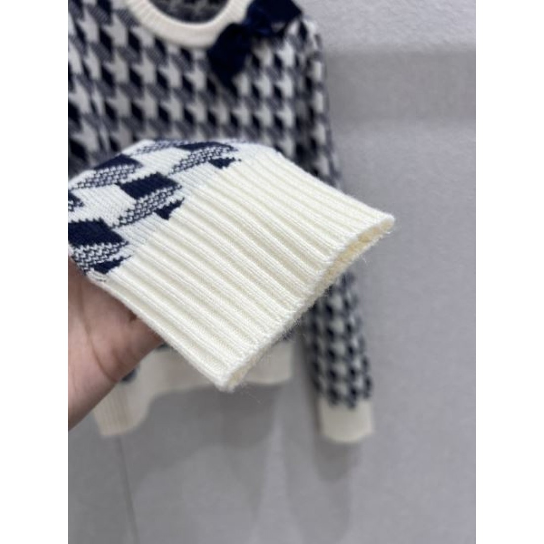 上品 洗練 DIOR ディオール コピー ニット 柔らか 暖かい