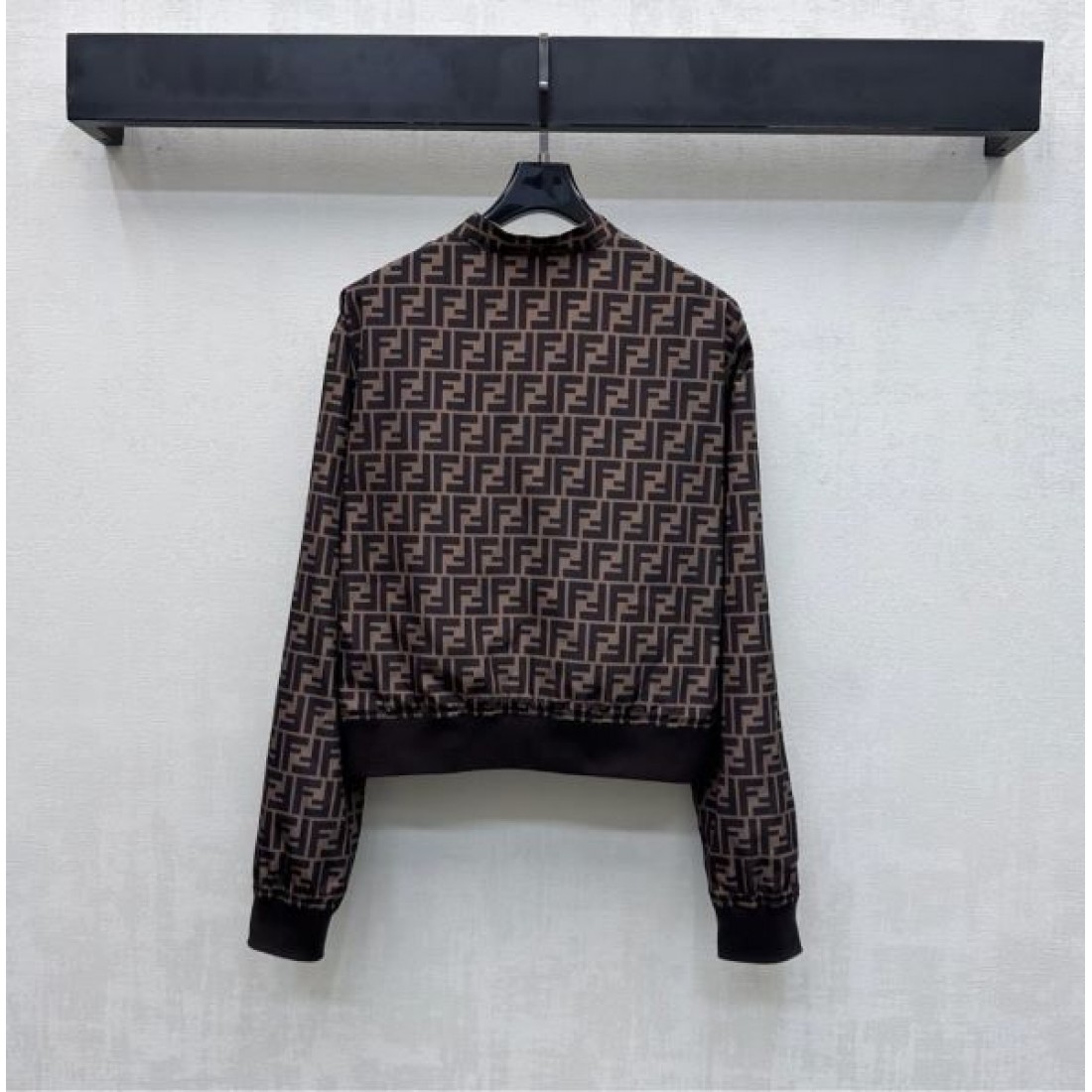 高級感 上質 FENDI フェンディ コピー ジャケット 洗練 大人っぽい