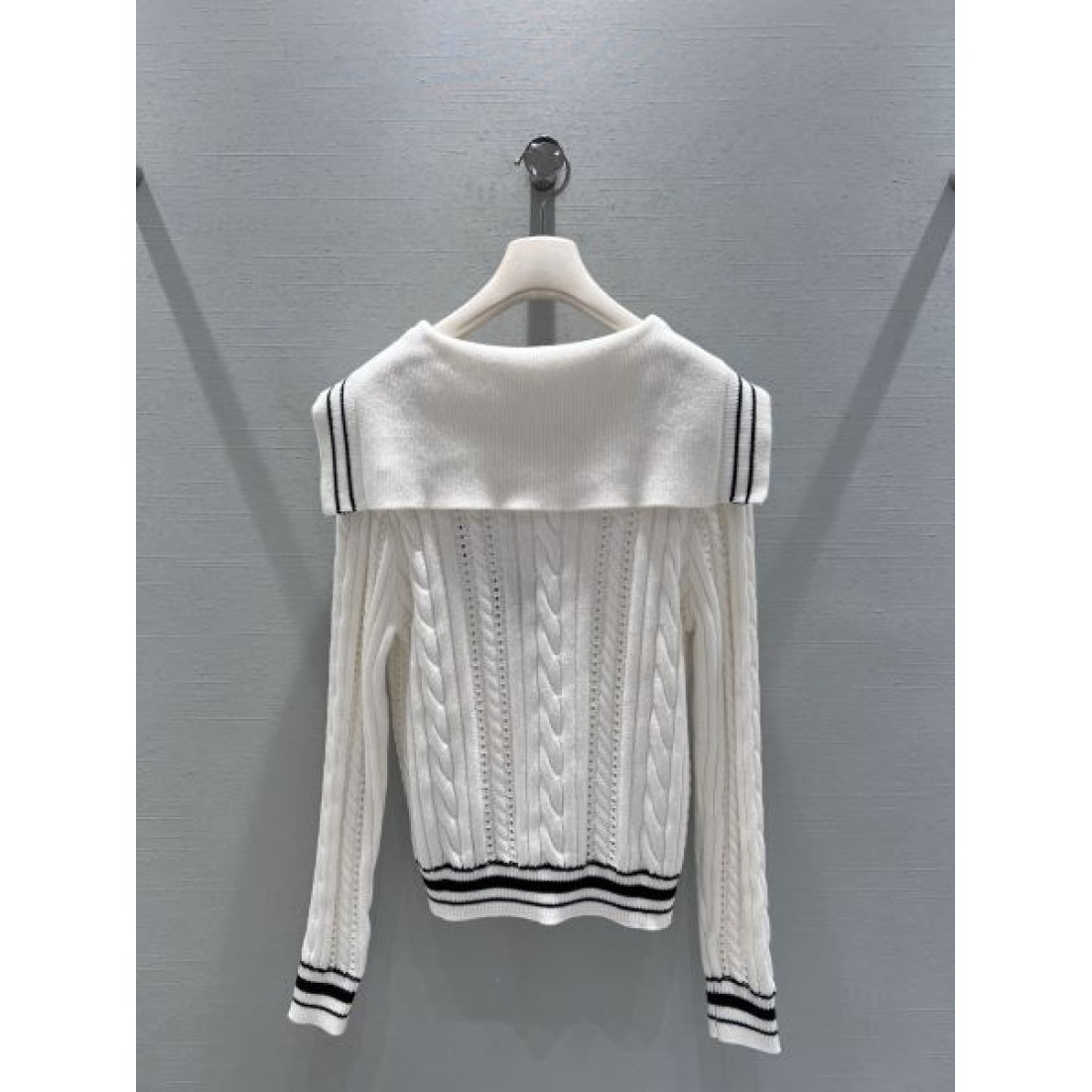 柔らか 上質 LOEWE ロエベ コピー ニットカーディガン 軽やか 着心地良い