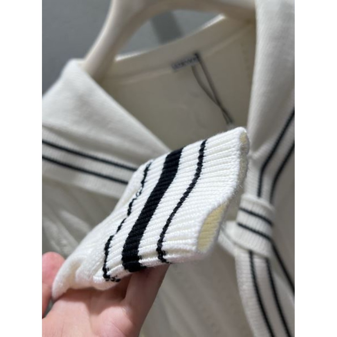 柔らか 上質 LOEWE ロエベ コピー ニットカーディガン 軽やか 着心地良い