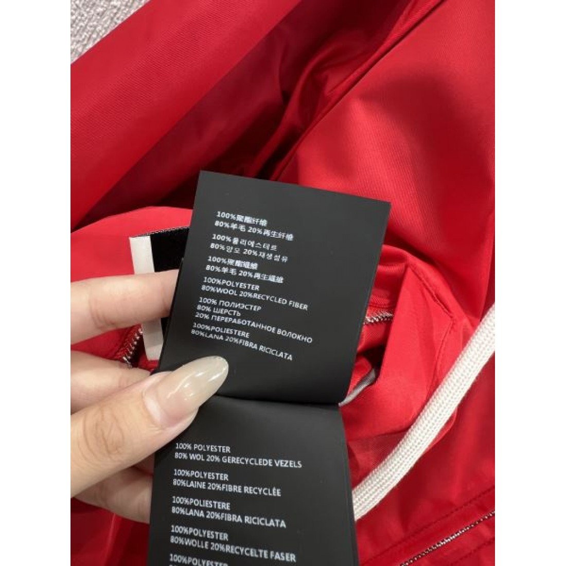 上品 フェミニン MIU MIU ミュウミュウ スーパーコピー ジャケット 洗練感