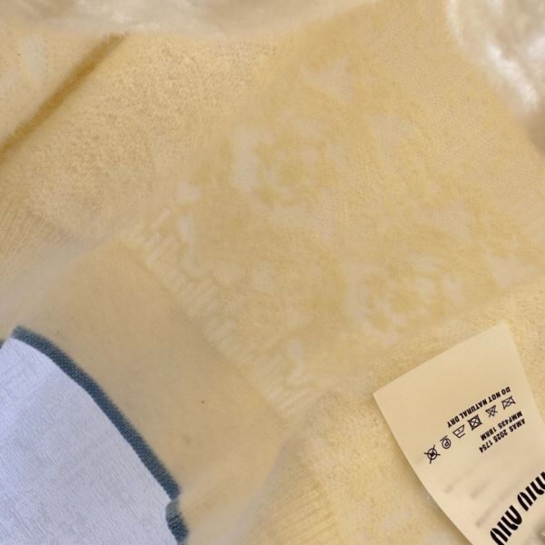  柔らか 上質 MIU MIU ミュウミュウ スーパーコピー ニットカーディガン 快適