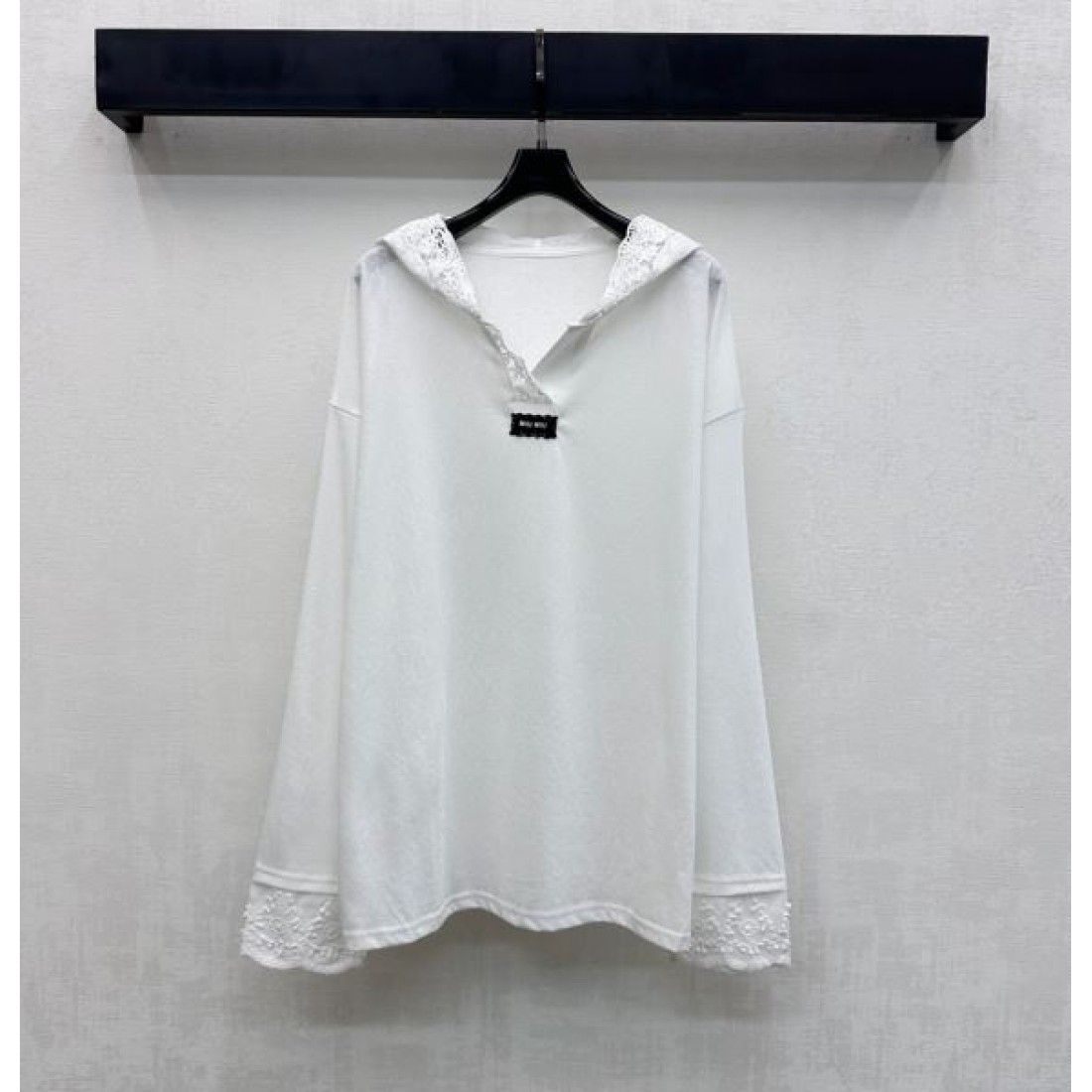 カジュアル 可愛い MIU MIU ミュウミュウ スーパーコピー スウェット 人気