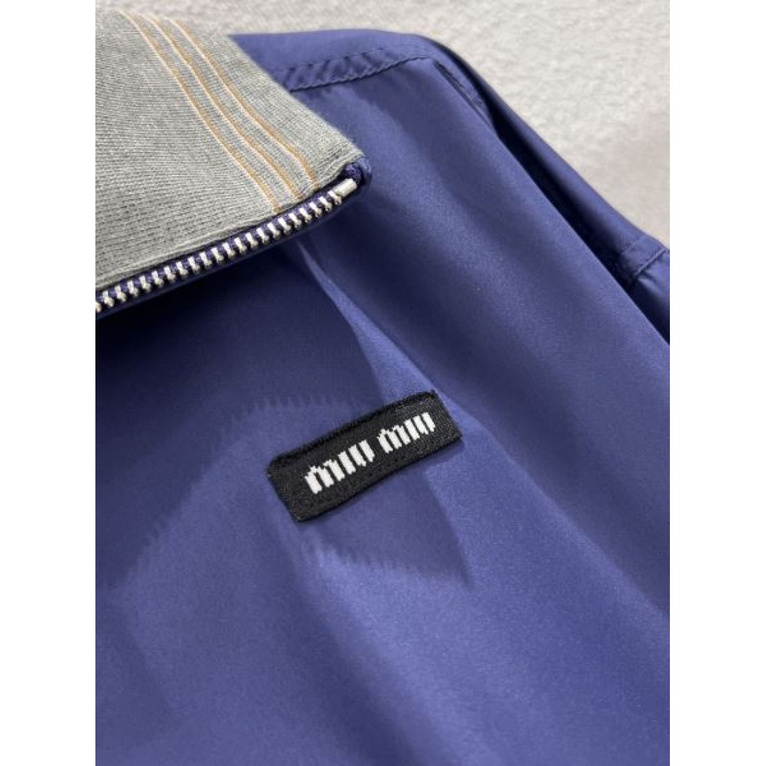 華やか 立体的 MIU MIU ミュウミュウ スーパーコピー ジャケット 高級感