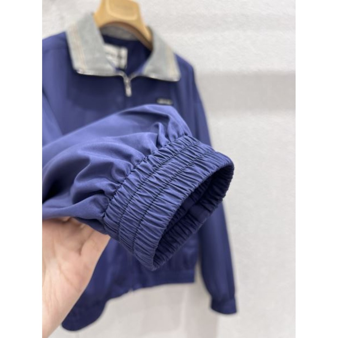 華やか 立体的 MIU MIU ミュウミュウ スーパーコピー ジャケット 高級感