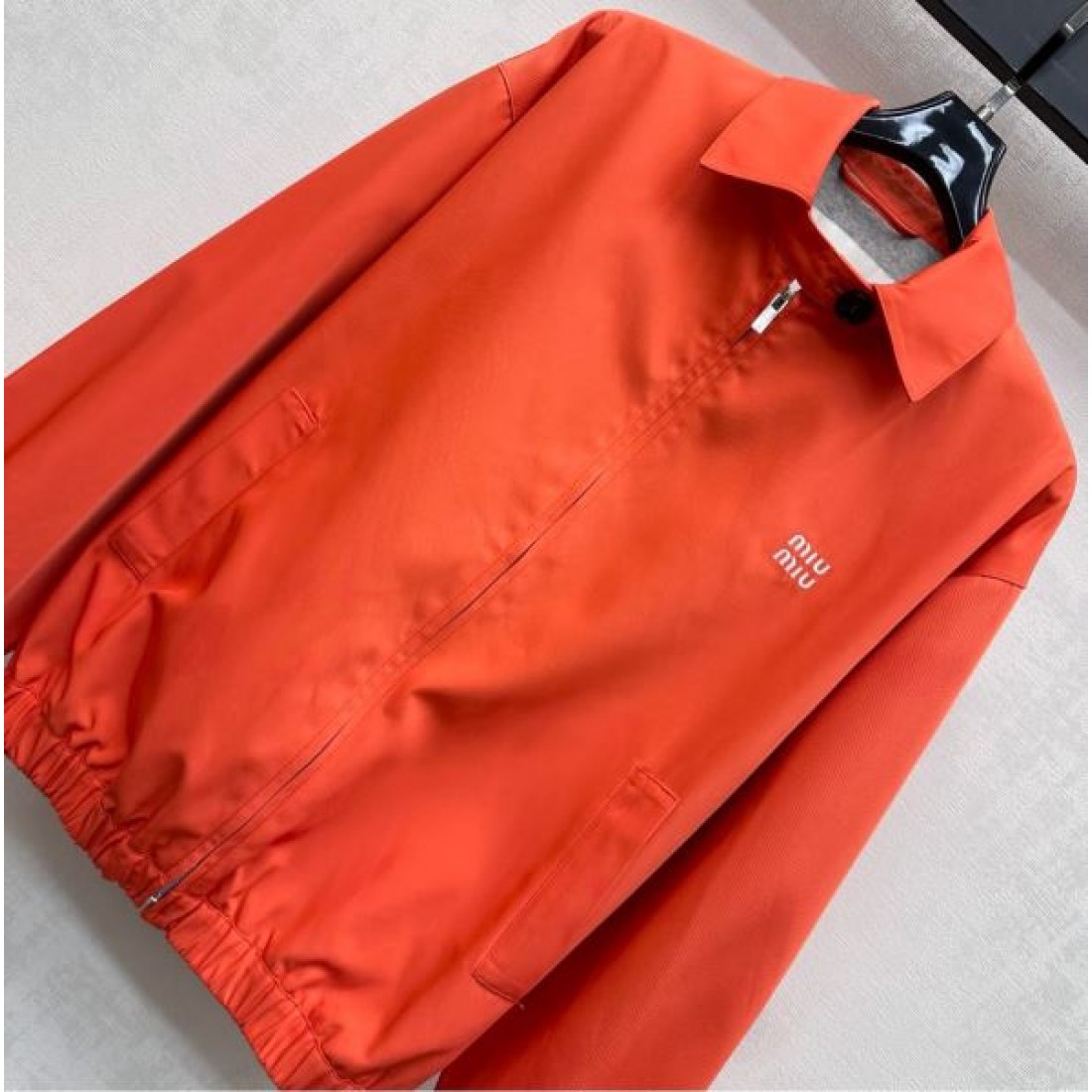 トレンド感 上質感 MIU MIU ミュウミュウ スーパーコピー ジャケット 注目