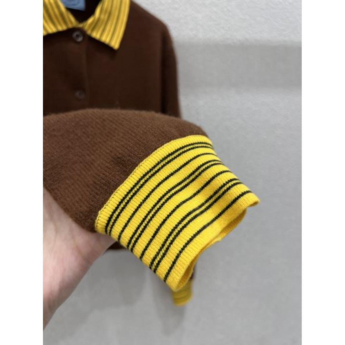 エレガント 温かみ PRADA プラダ スーパーコピー ニットカーディガン 上品