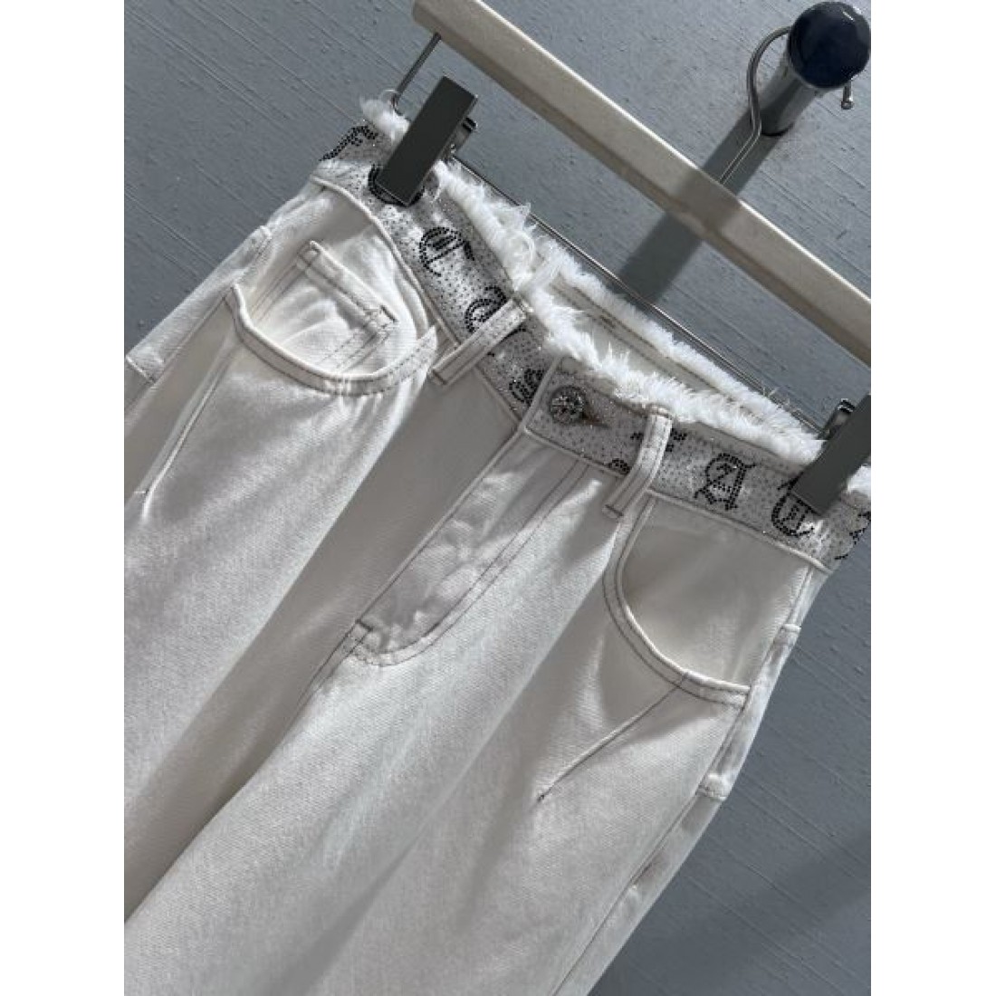 ロック調 個性的 CHROME HEARTS クロムハーツ スーパーコピー デニムパンツ 希少