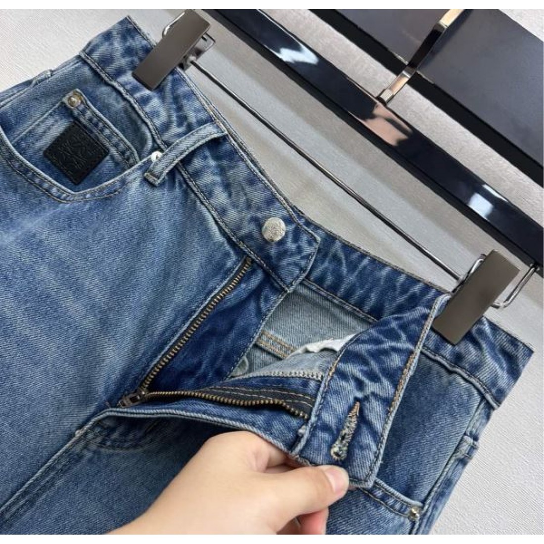 上品 美脚 LOEWE ロエベ スーパーコピー デニムパンツ 快適