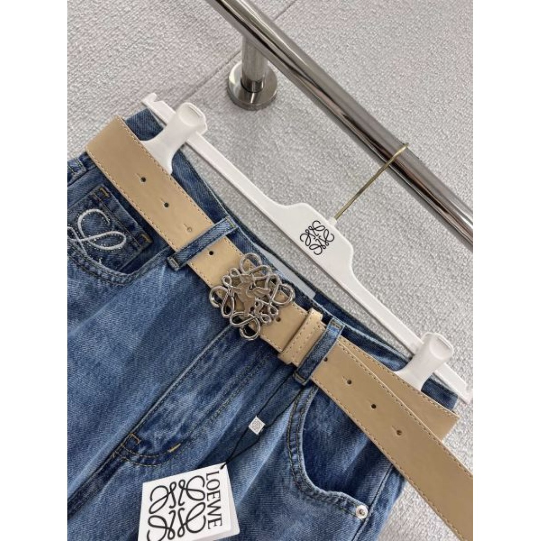  シンプル 端正 LOEWE ロエベ スーパーコピー デニムパンツ 耐久性