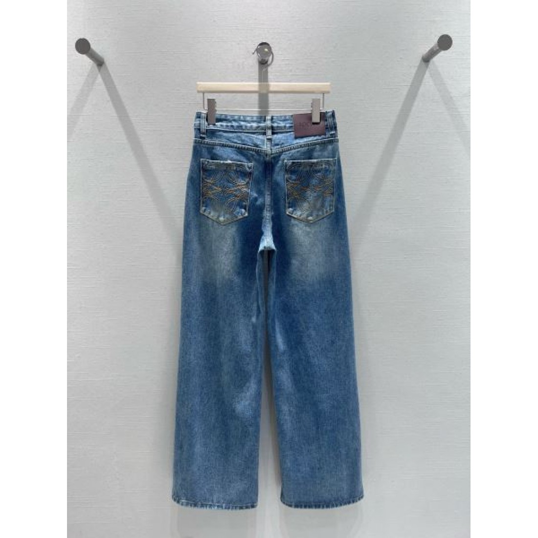 快適設計 ナチュラル LOEWE ロエベ スーパーコピー デニムパンツ 軽量