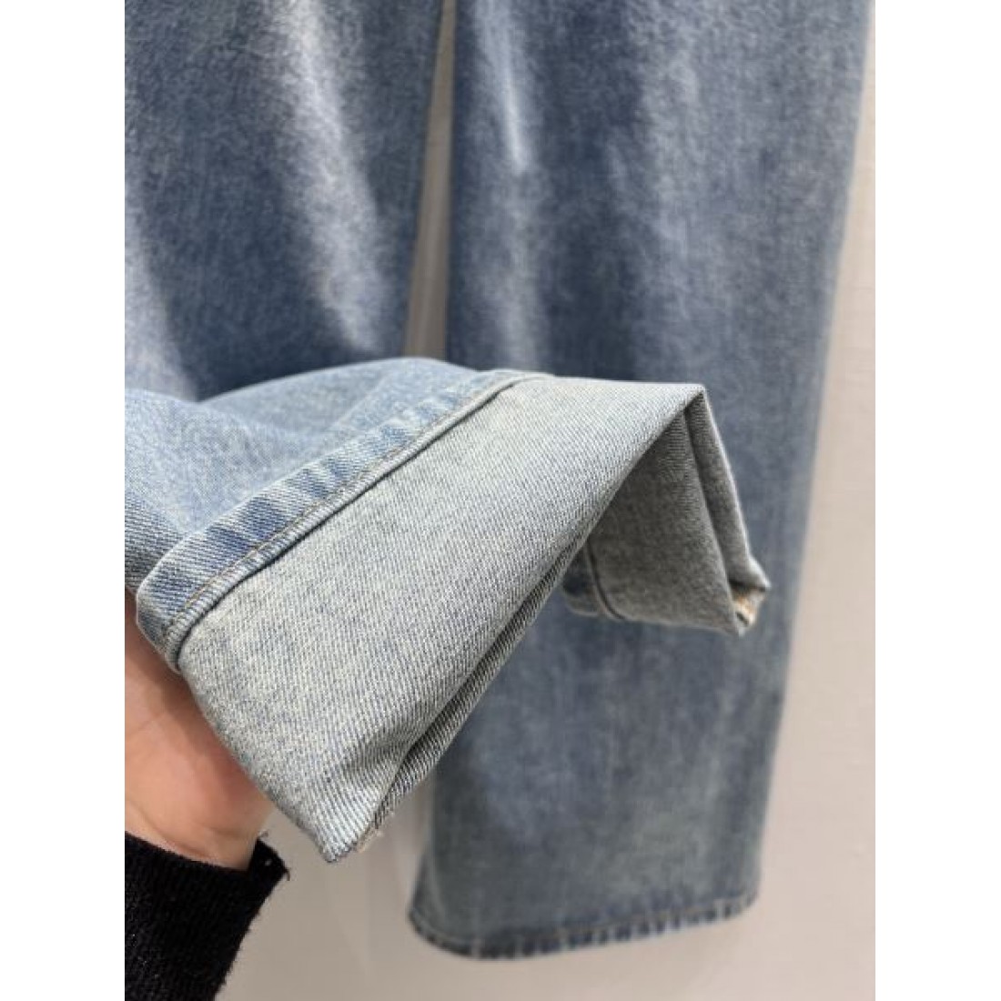 快適設計 ナチュラル LOEWE ロエベ スーパーコピー デニムパンツ 軽量