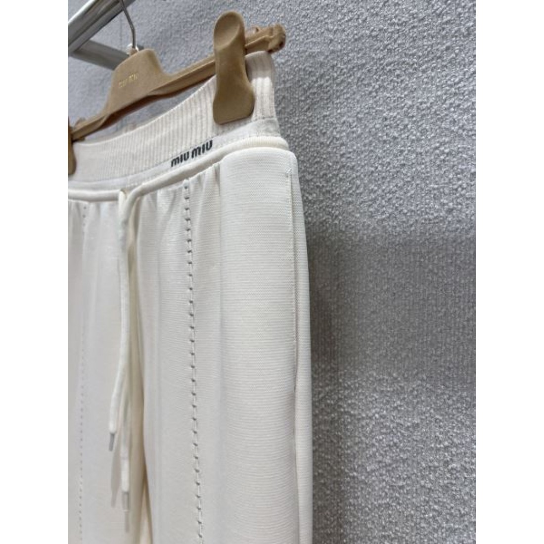 スタイリッシュ ベーシック MIU MIU ミュウミュウ スーパーコピー パンツ 快適 上級感