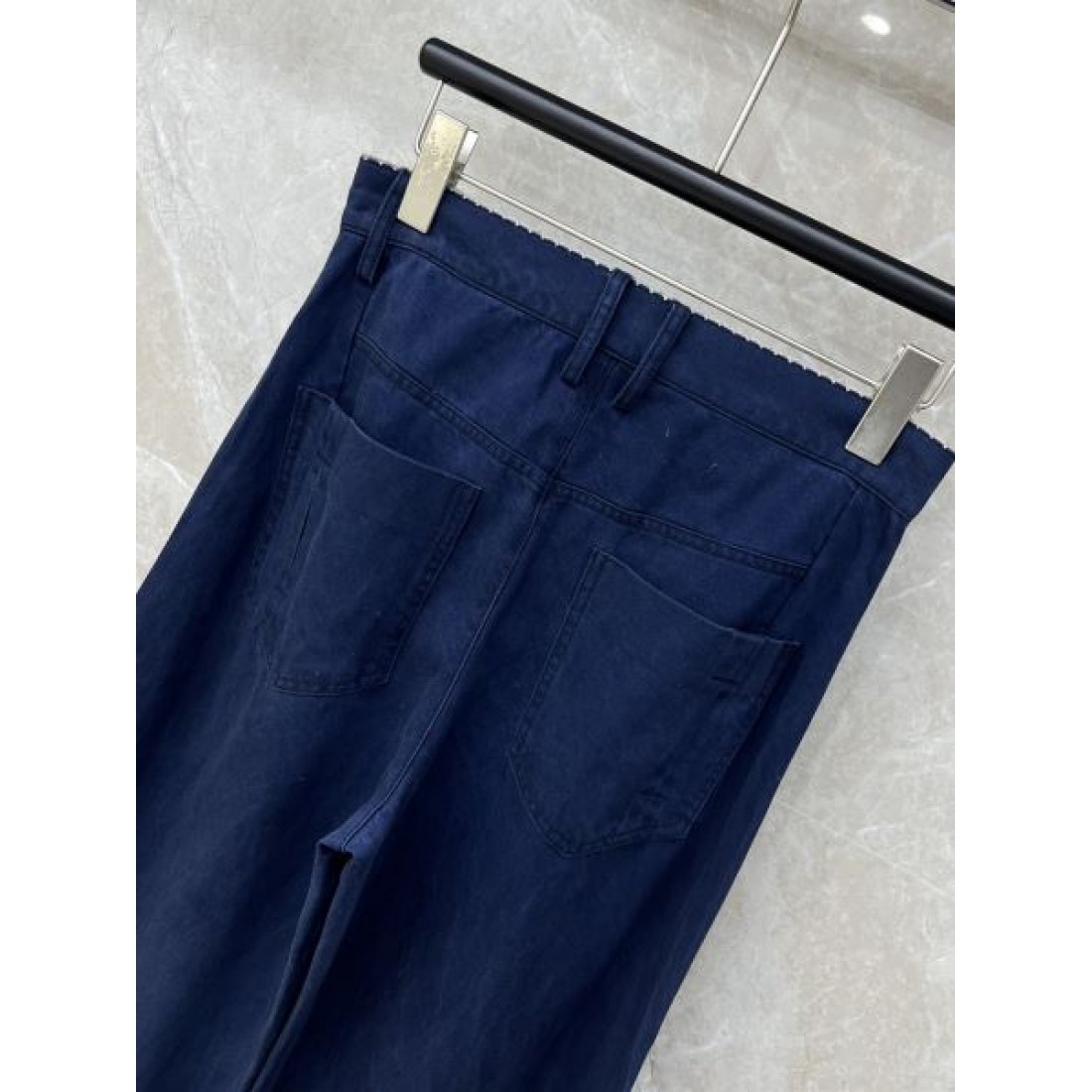 トレンド感 きれいめ MIU MIU ミュウミュウ スーパーコピー パンツ 美脚 上品見え