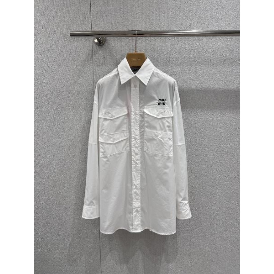 クラシック 華やか MIU MIU ミュウミュウ...