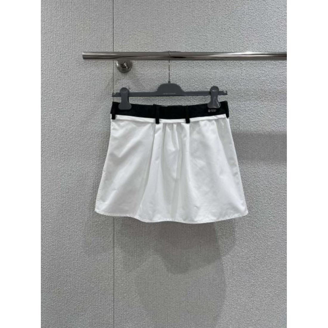 シンプル 上質 PRADA プラダ スーパーコピー スカート 洗練 モダン