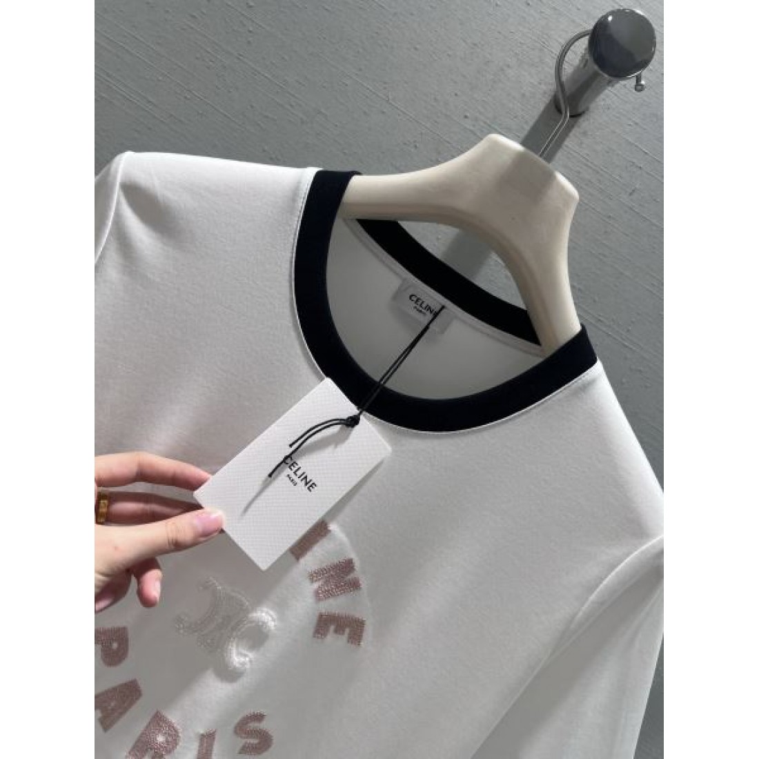 シンプル 上品 CELINE セリーヌ スーパーコピー 半袖Tシャツ 洗練 上質