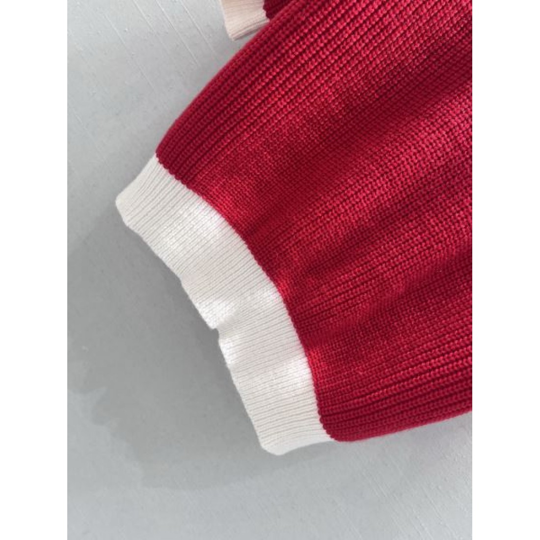 ミニマル モダン CELINE セリーヌ スーパーコピー 半袖Tシャツ シック 上品