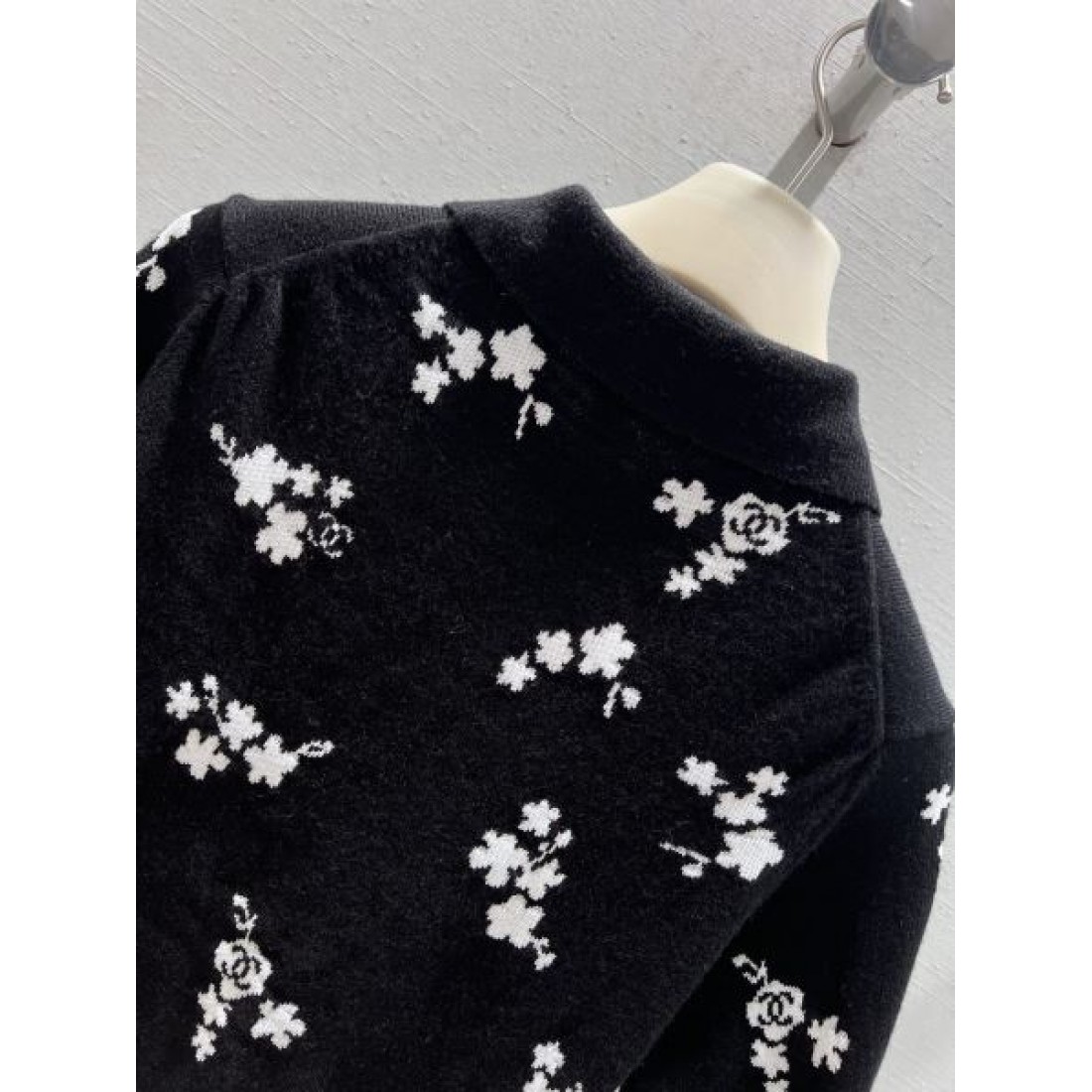 フェミニン 高級感 CHANEL シャネル コピー 半袖ニット エレガント 上質