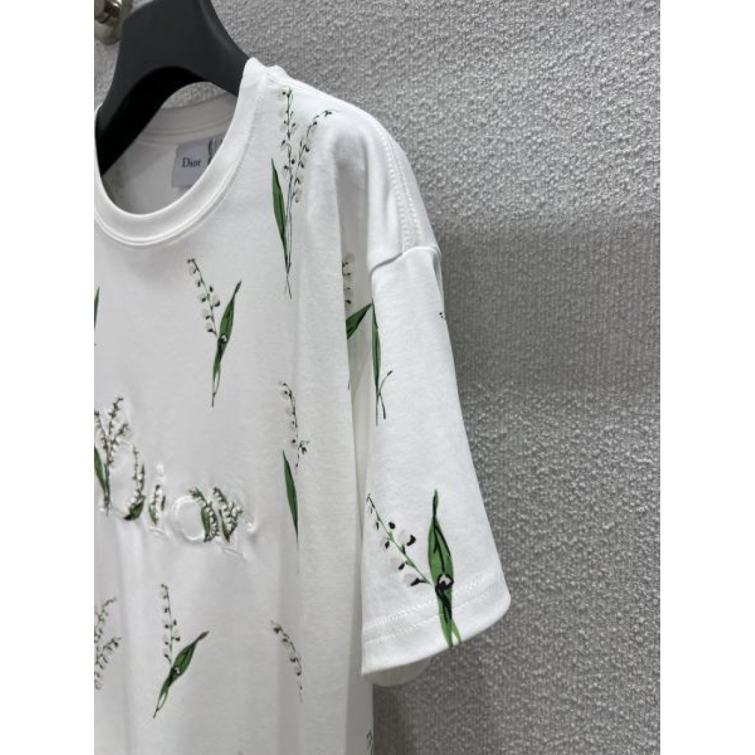 フェミニン 洗練デザイン DIOR ディオール コピー 半袖Tシャツ 女性らしい 安定人気