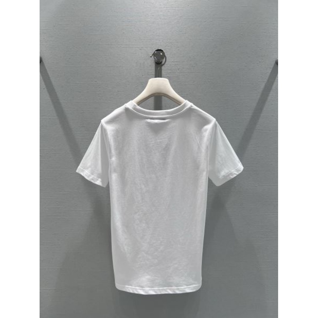 エレガント 清潔感 DIOR ディオール コピー 半袖Tシャツ 上品仕立て 長く愛用