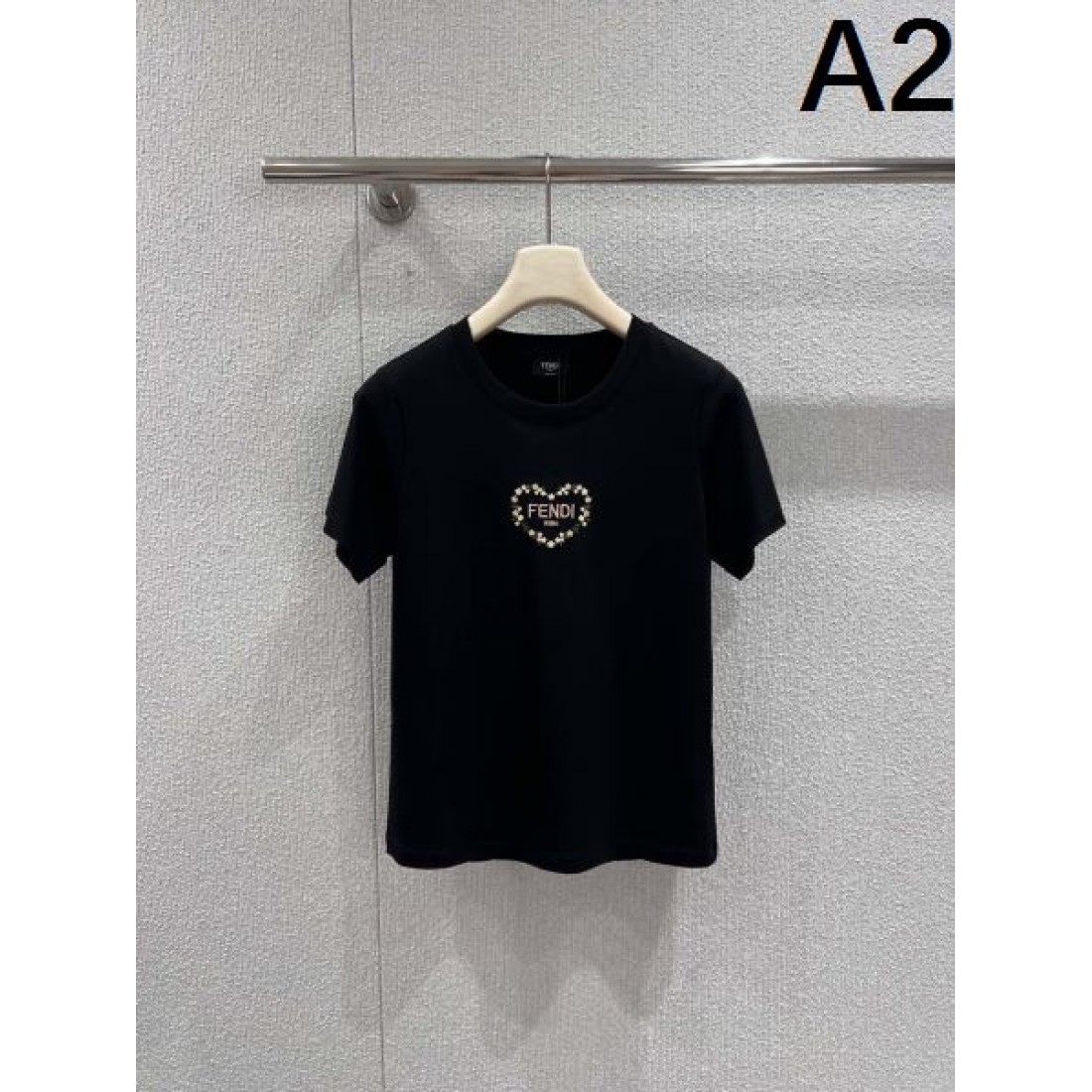 華やか 軽やか FENDI フェンディ コピー 半袖Tシャツ 上質素材 美シルエット