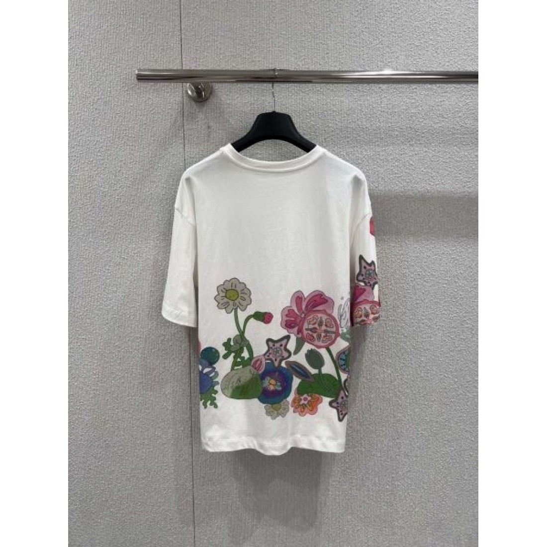  個性派 トレンド感 FENDI フェンディ コピー 半袖Tシャツ デザイン映え ブランド力抜群