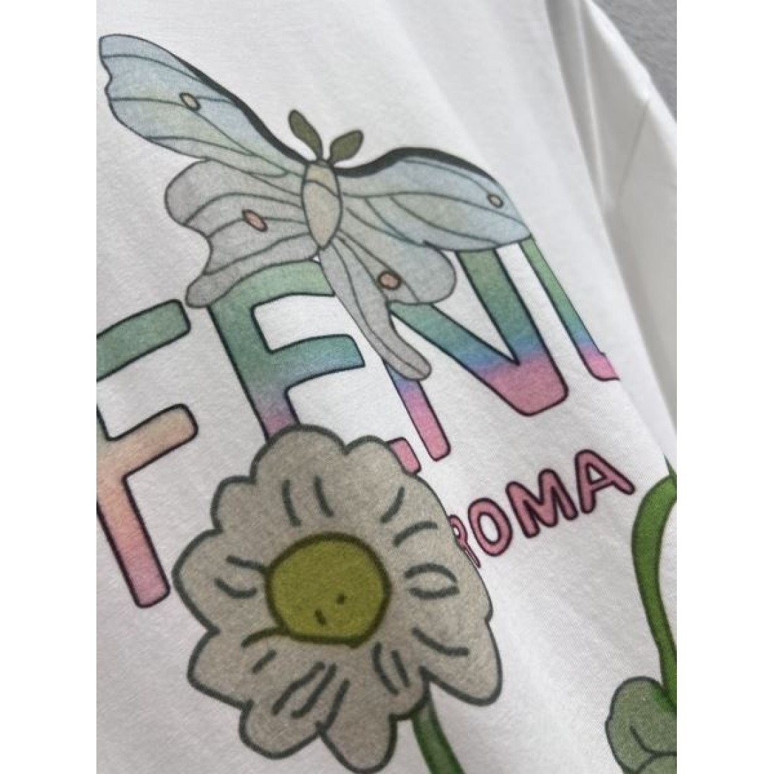  個性派 トレンド感 FENDI フェンディ コピー 半袖Tシャツ デザイン映え ブランド力抜群