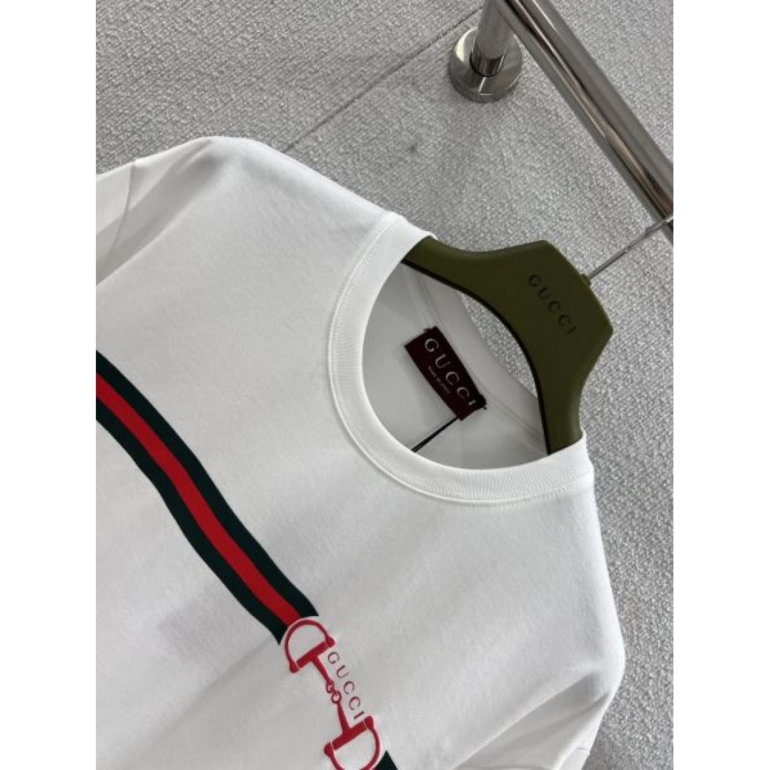  シンプル 上品 GUCCI グッチ コピー 半袖Tシャツ 実用的 高評価
