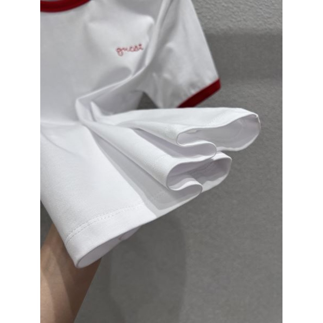 都会的 モダン GUCCI グッチ コピー 半袖Tシャツ コーデ万能 状態良好