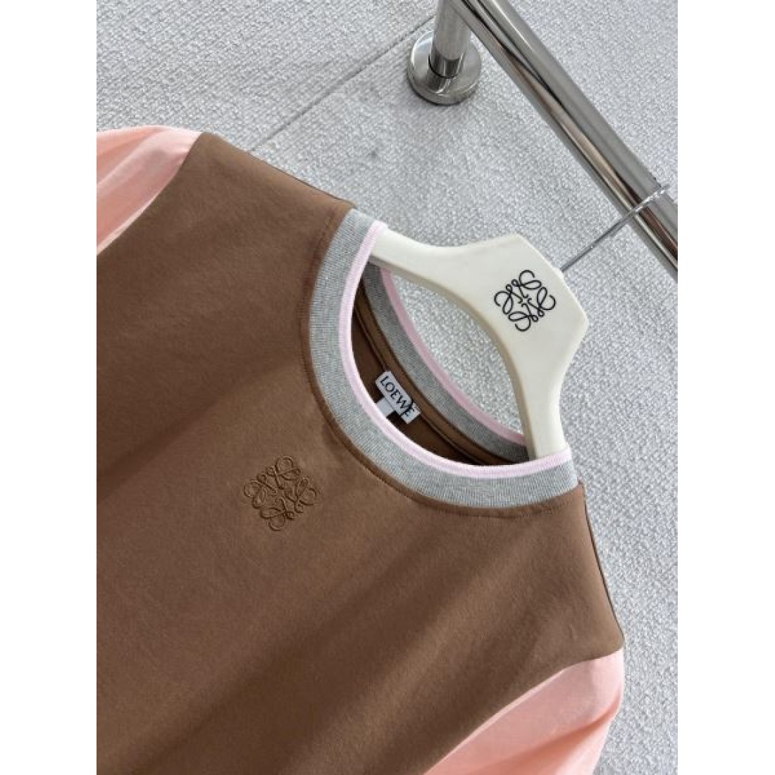 爽やか 上質 LOEWE ロエベ コピー 半袖Tシャツ 着心地抜群 人気アイテム